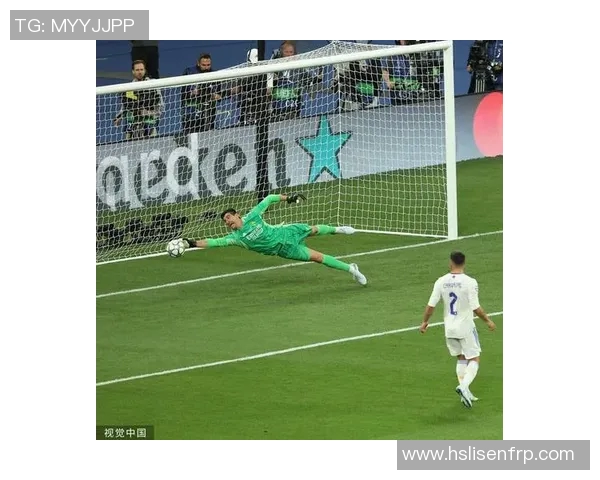 本泽马的传奇之路：从青涩少年到世界足球巨星的蜕变与成就