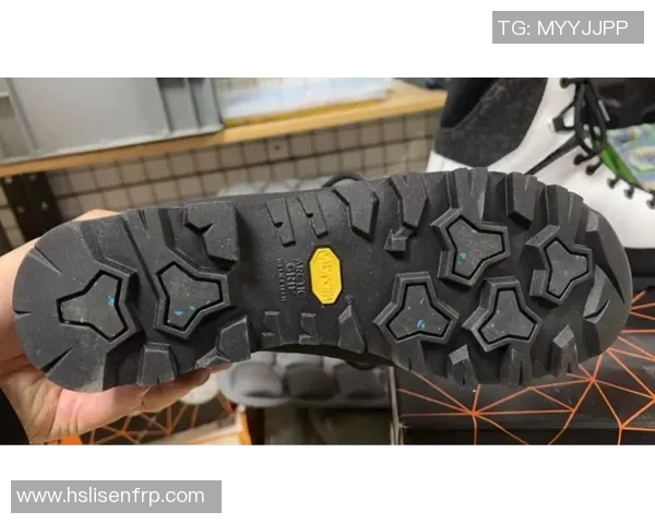 探索自然之美，选择crispi徒步鞋开启你的冒险之旅