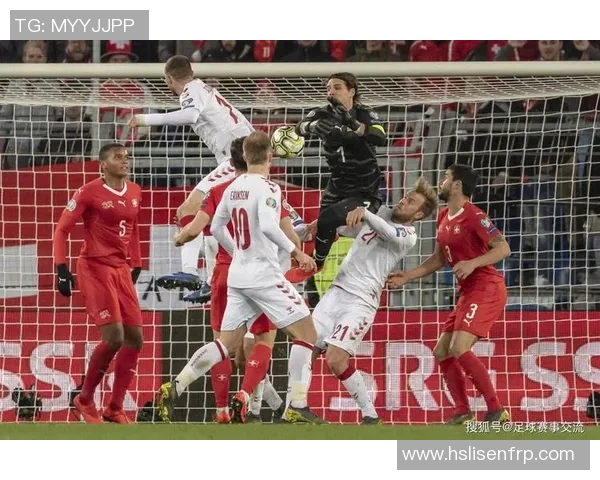 哪个手机应用可以实时观看足球比赛视频直播和精彩回放